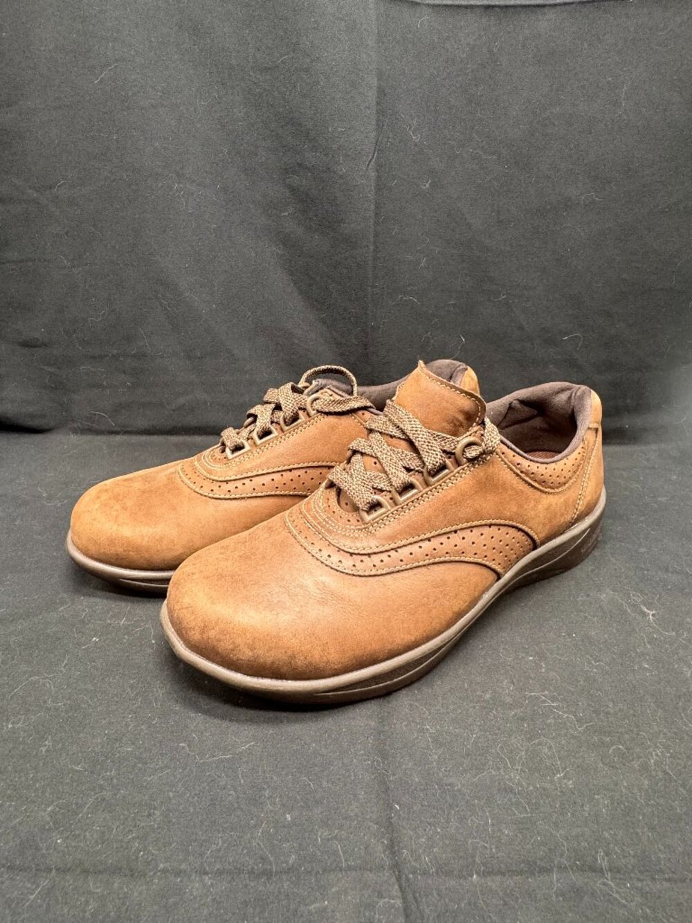 SAS Walk Easy Lace Up Walking Shoes in chocolate nubuck leather Size 8